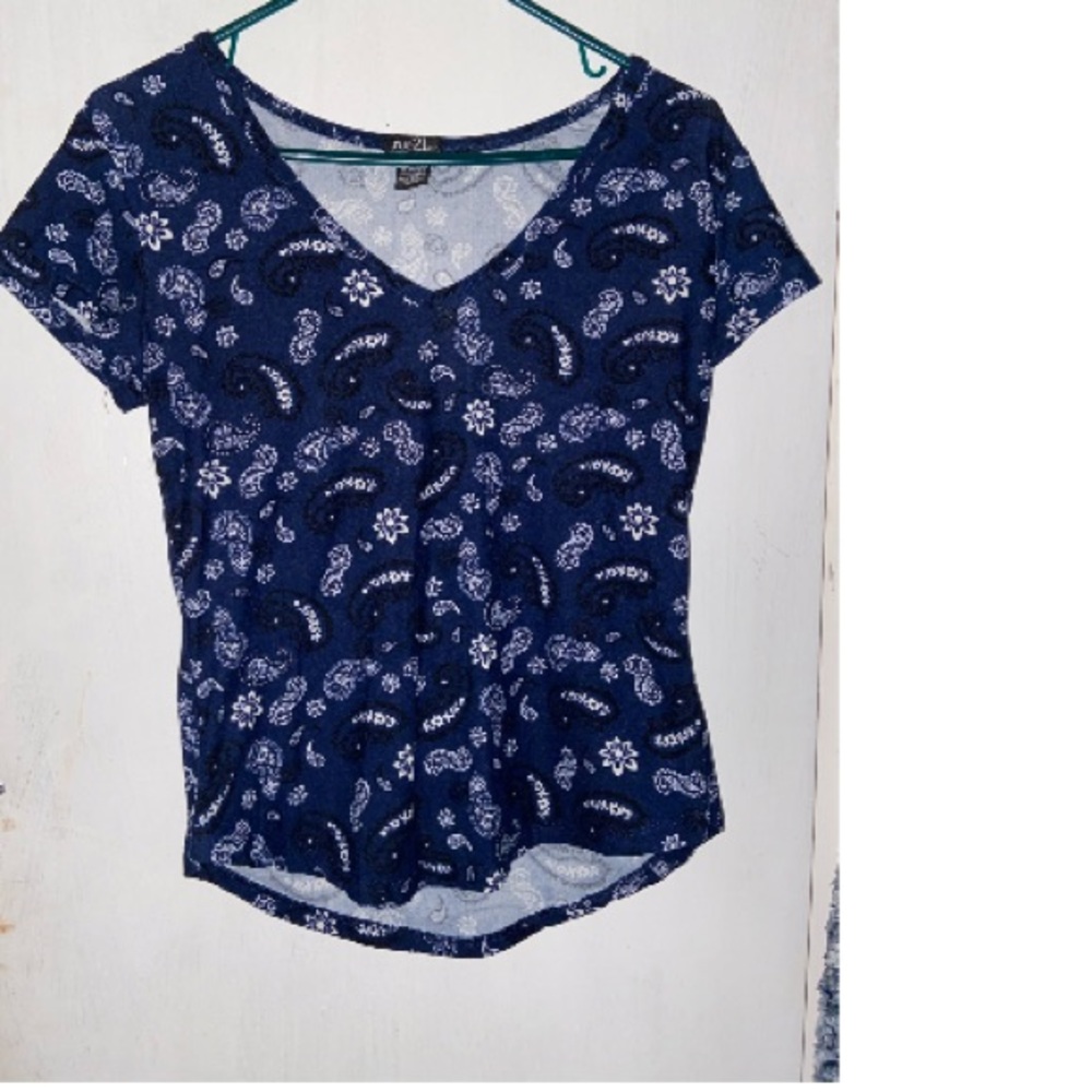 V Neck Blue & White Short Sleeve